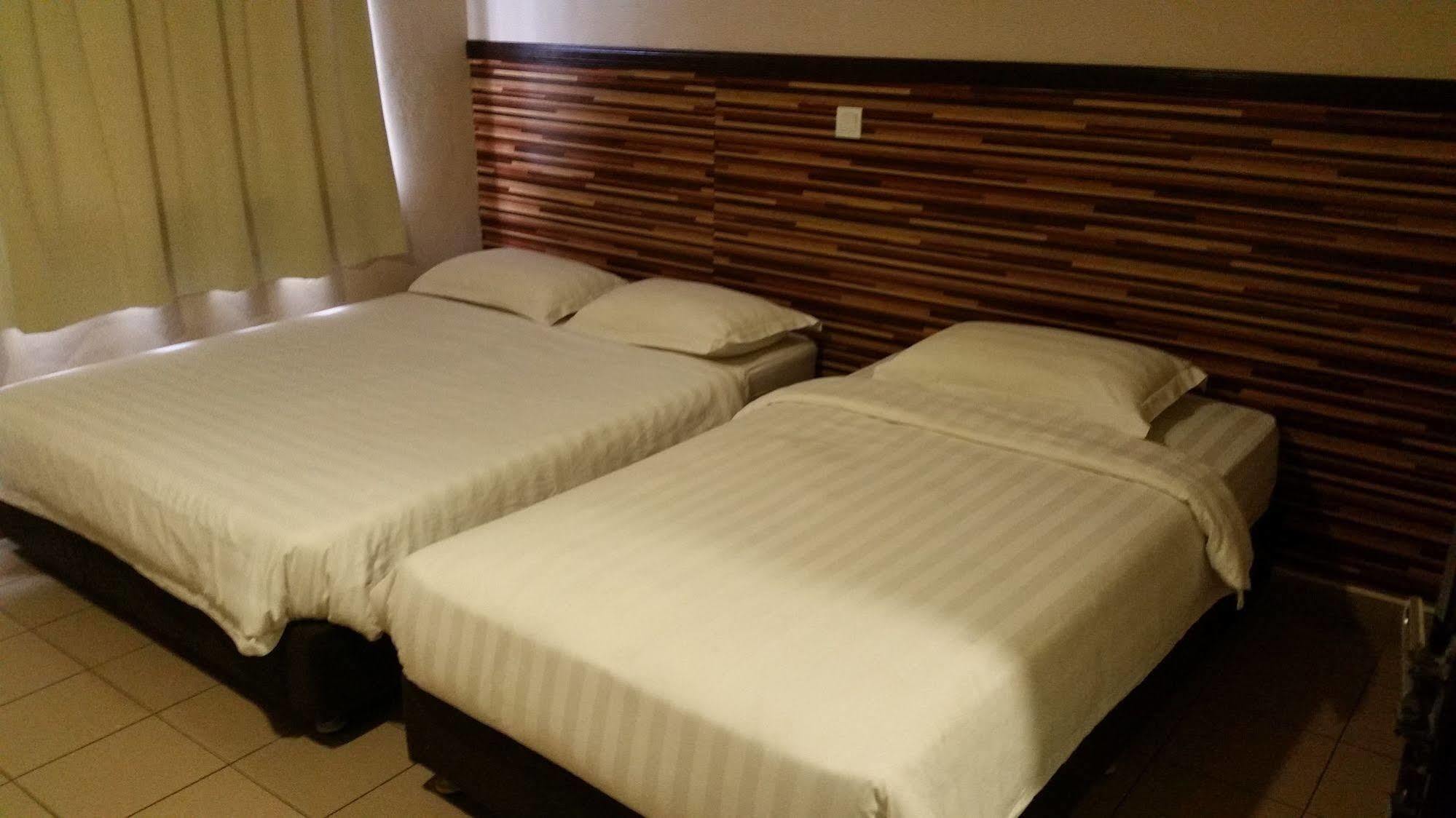 Hotel Iskandar Кота-Кинабалу Экстерьер фото